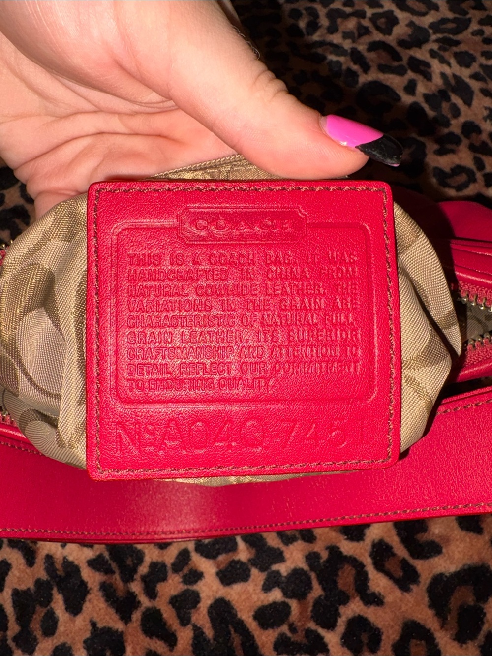 Coach Hot Pink bag with adjustable strap - Picture 4 of 5